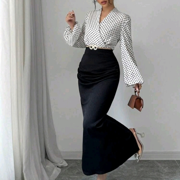 Women's Elegant Black Woven Mixed Fabric Splice Cinched Waist Bodycon Dress - Picture 5 of 5